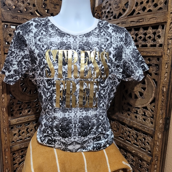 Trendy Guess T-shirt Size Small